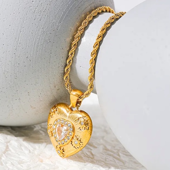 💛18K gold plated heart pendant necklace - Picture 2 of 6